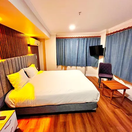 Hotel Naila 2*