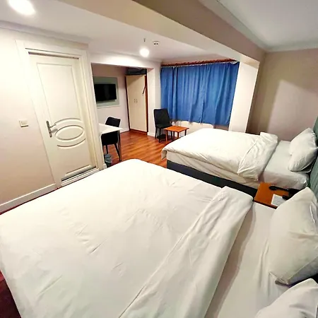 Naila Istanbul