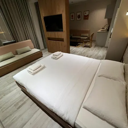 21 Hotel *