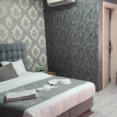 Apartahotel Taksim Royal & *