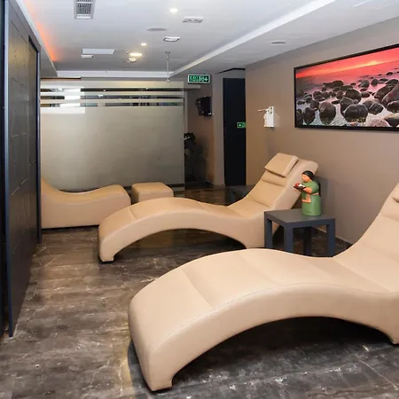 Hotel Four Seven 4*