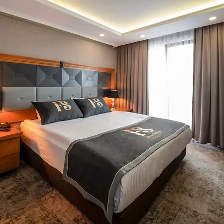 Hotel Four Seven 4*