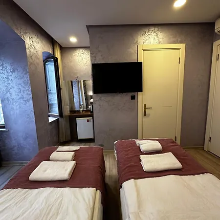 Hotell Alyon 3*