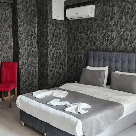 Taksim Royal & *
