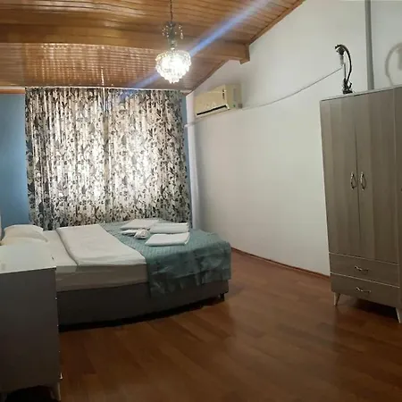 Magnolia Hause With Terrace 200 Meters From Taksim Istanbul