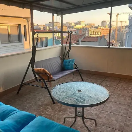Apartment Magnolia Hause With Terrace 200 Meters From Taksim