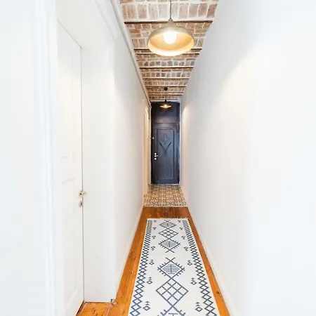 Apartment Istiklal Yakininda Yenilenmis