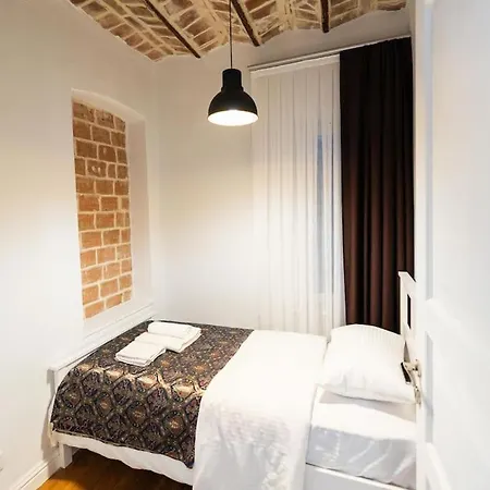 Apartment Istiklal Yakininda Yenilenmis