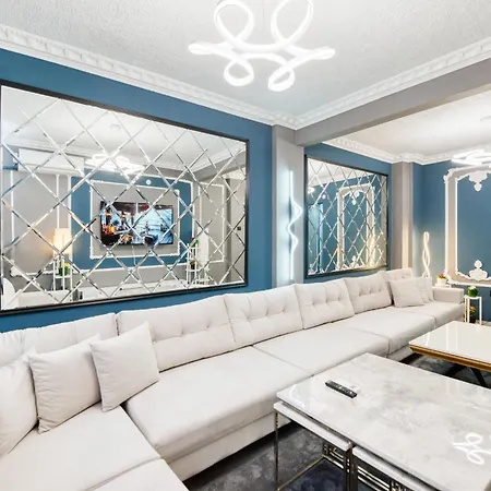 Blue White House Istanbul