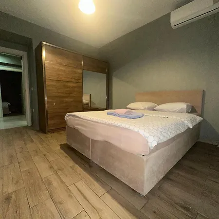 Apartment Teras *
