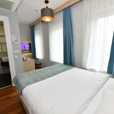 Hotel Andi 2*