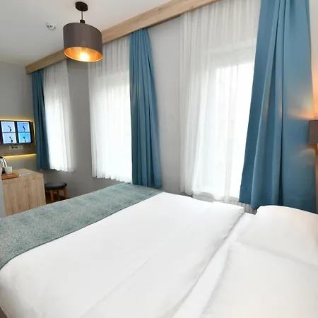 Andi Hotel
