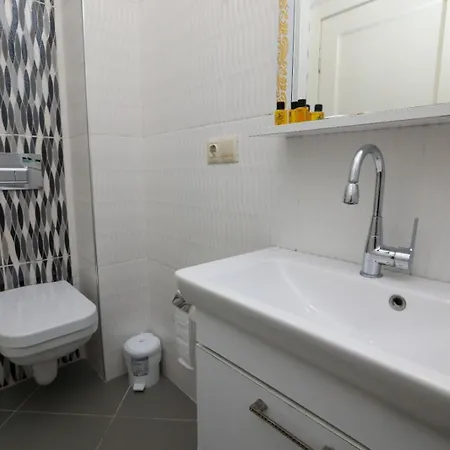 Apartment Magnolia Hause With Terrace 200 Meters From Taksim Istanbul