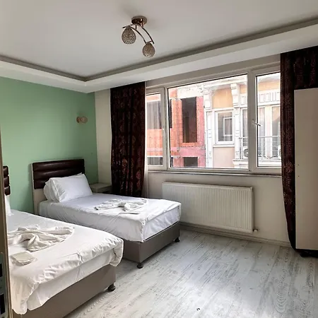 Magnolia Hause With Terrace 200 Meters From Taksim