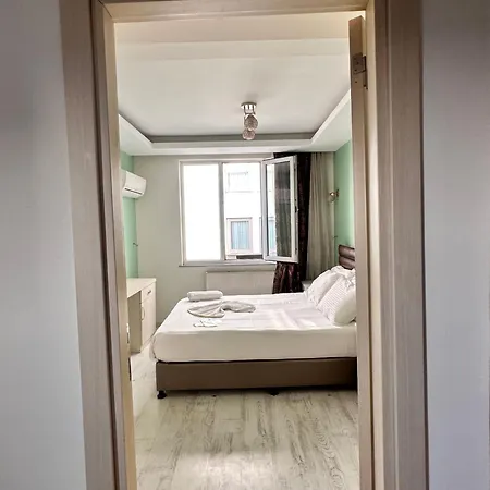 Magnolia Hause With Terrace 200 Meters From Taksim