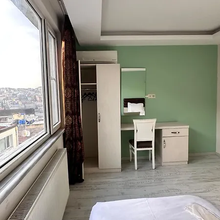 Magnolia Hause With Terrace 200 Meters From Taksim *