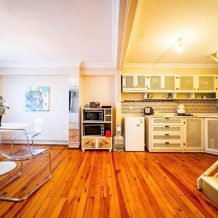 Apartment Taksim Funhouse