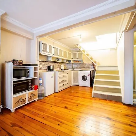 Taksim Funhouse Apartment *