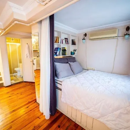 Apartment Taksim Funhouse Istanbul