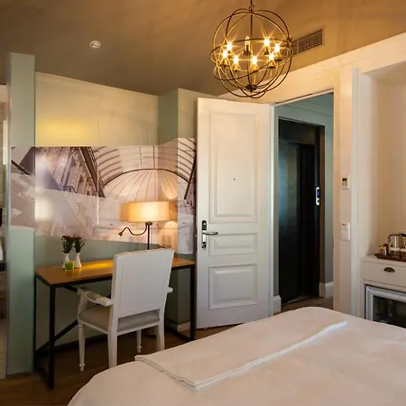 Pino Hotel 3*