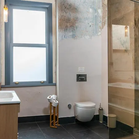 The -amazing Historical In Prime Location Apartamento