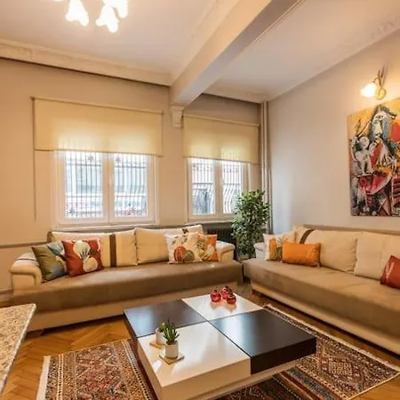 Luxury & Spacious 1br Near Cvk Bosphrous Taksim * Stambuł