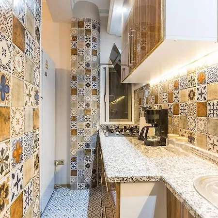Luxury & Spacious 1br Near Cvk Bosphrous Taksim * Stambuł