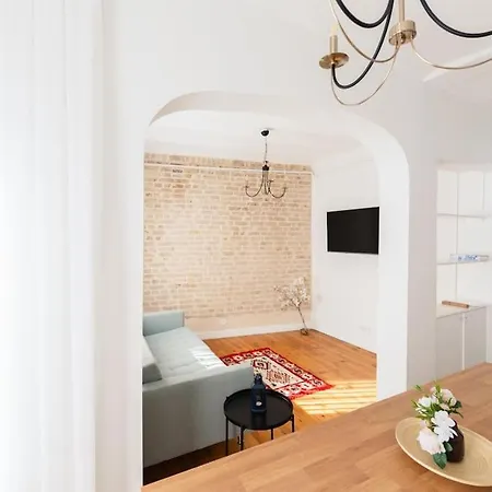 Istiklal Yakininda Yenilenmis Apartment *