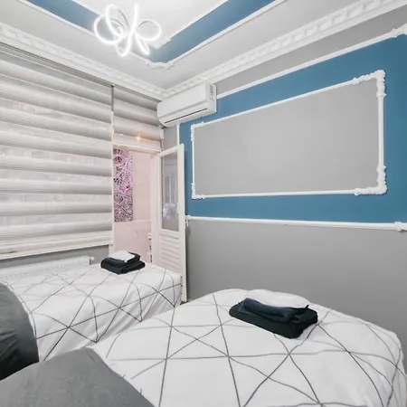 Blue White House Istanbul