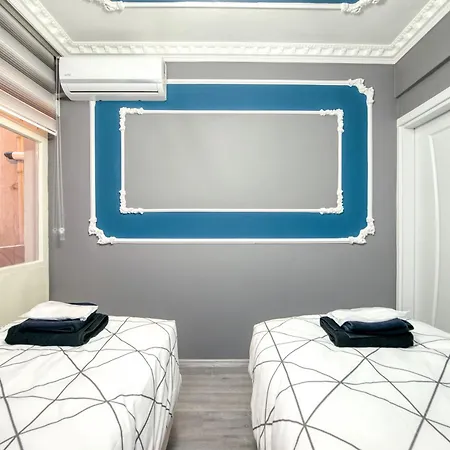 Blue White House * Istanbul