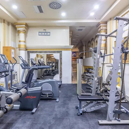 Wyndham Old Hotel 5*