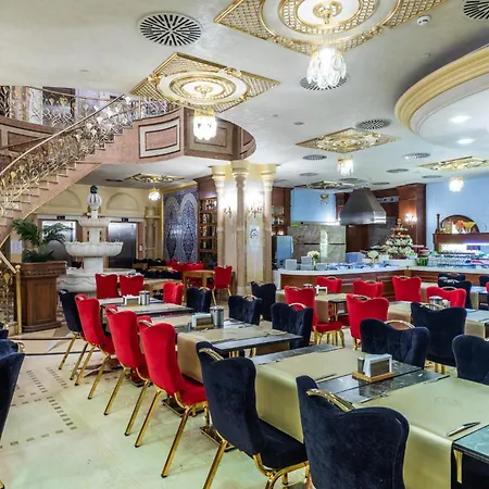 Wyndham Old Hotel 5*