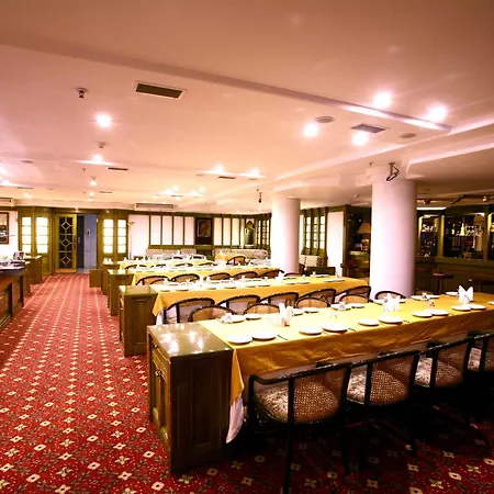 Royal 4*