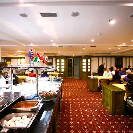Royal 4*
