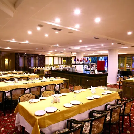 Royal 4*