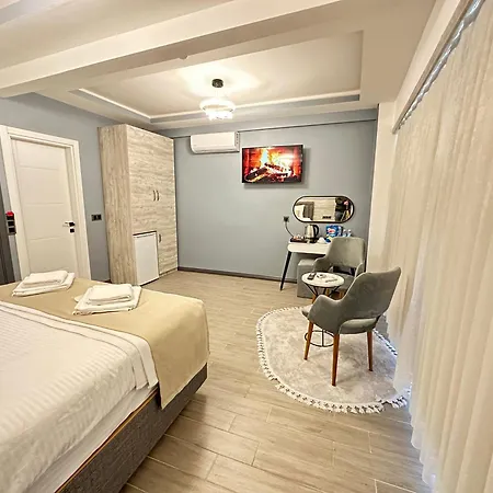 Blue Moonrise Hotel *