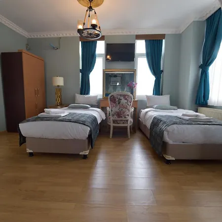 Hotel Golden Palace Sea View 3*