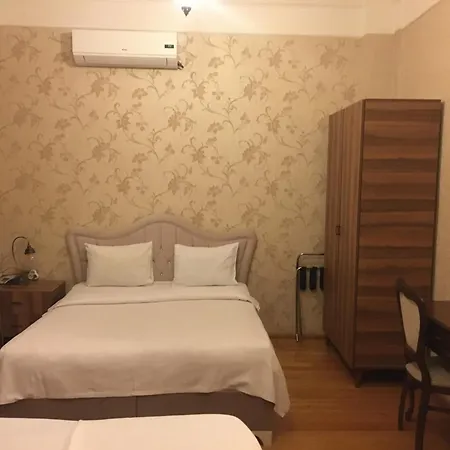 Amida House Aparthotel 2*