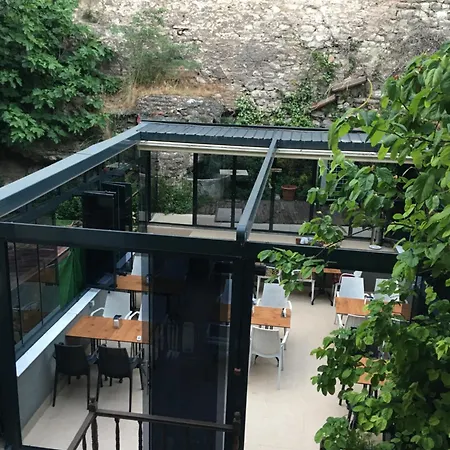 Amida House Aparthotel 2*