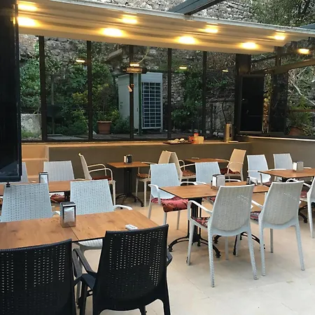 Amida House Aparthotel