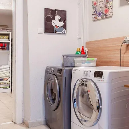 Pin Exclusive 1 Bd Harbiye H2 Стамбул