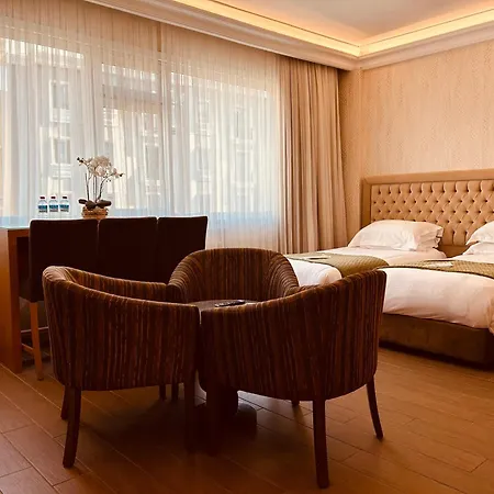 Lily * İstanbul