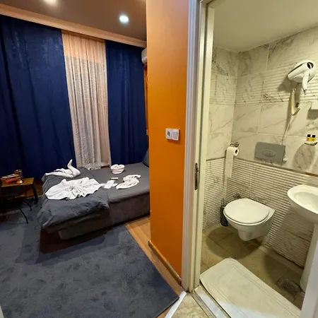 Taksim Pandora