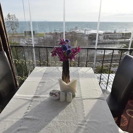 Hotel Golden Palace Sea View 3*