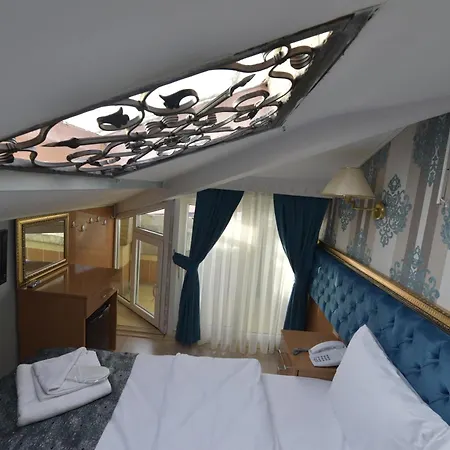 Golden Palace Sea View Hotel 3*