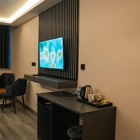 Cip & - Bakirkoey Center 4*