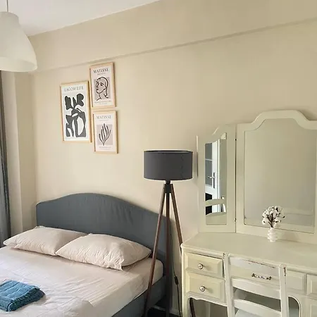 Comfy - Spacious Flat On The Kadikoey Seaside Appartement *