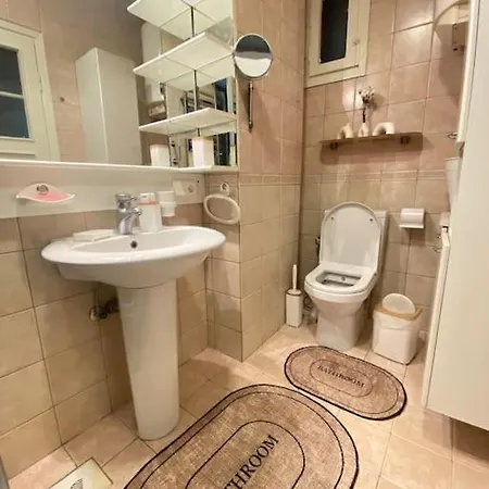 Comfy - Spacious Flat On The Kadikoey Seaside * Istambul