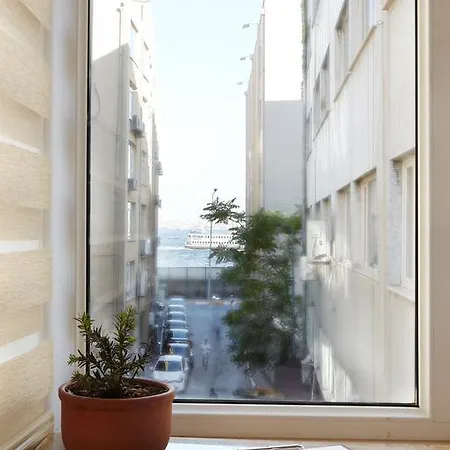 Hotel Maproom