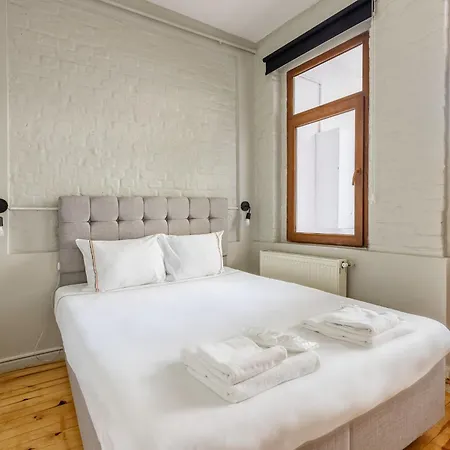 Pin Exclusive 1 Bd Taksim B3 *